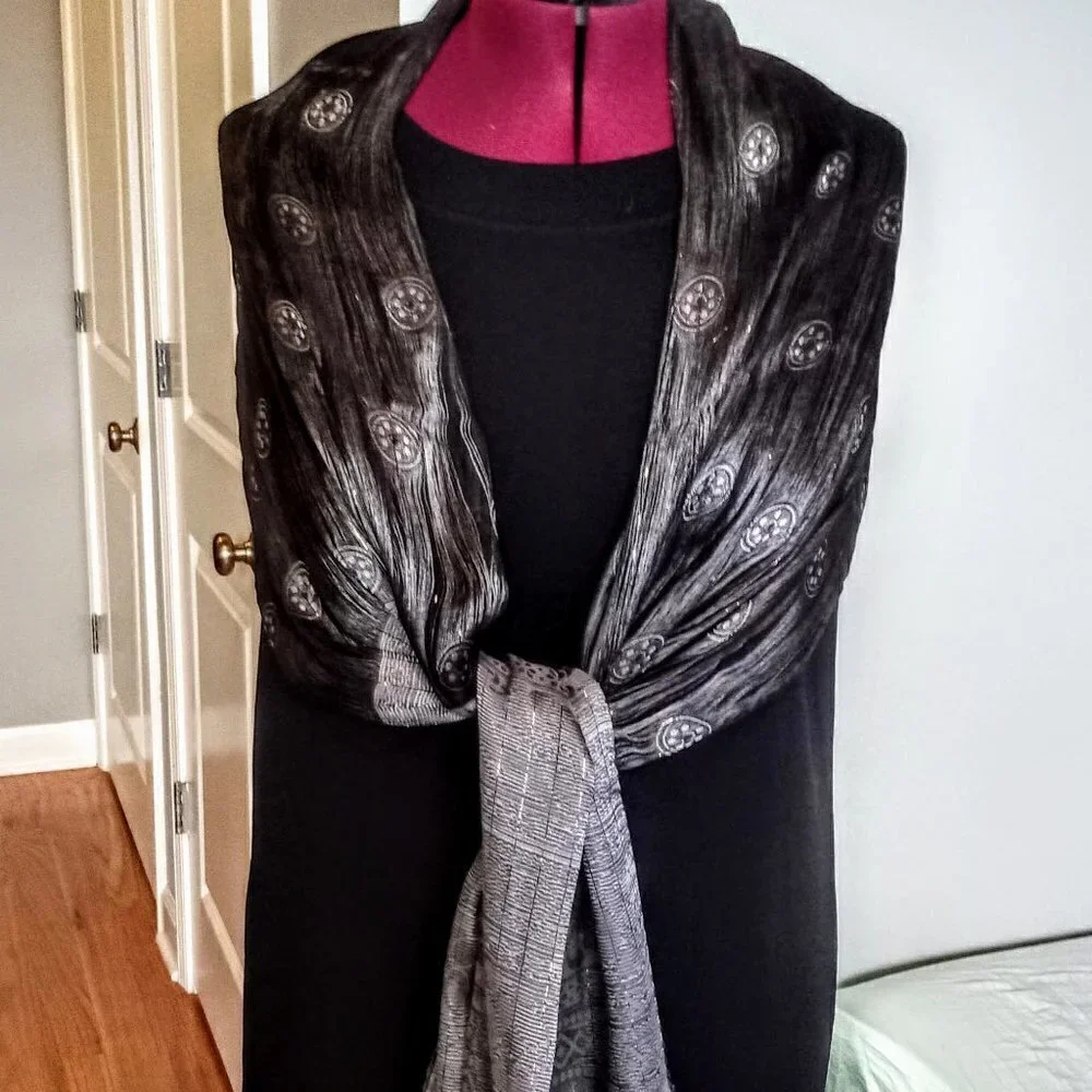 Black & Grey Oblong Fringed Metallic Scarf/Wrap